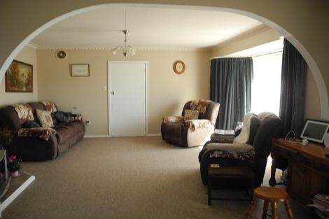 Photo of property in 9 Oxford Street, Waimate, 7924