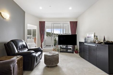 Photo of property in Stadium Garden Flats, 304/107 Thorndon Quay, Pipitea, Wellington, 6011