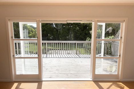 Photo of property in 7 Edgerton Road, Te Atatu Peninsula, Auckland, 0610