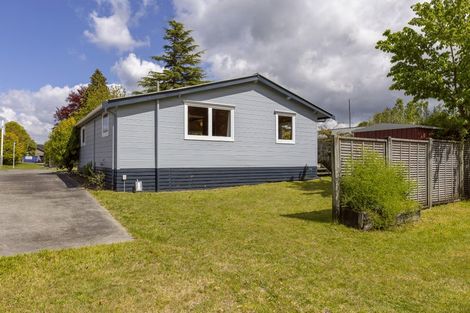 Photo of property in 19 Kinloch Road, Kinloch, Taupo, 3377