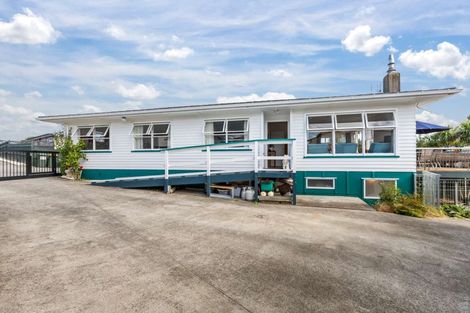 Photo of property in 26 Kaikoura Street, Henderson, Auckland, 0612