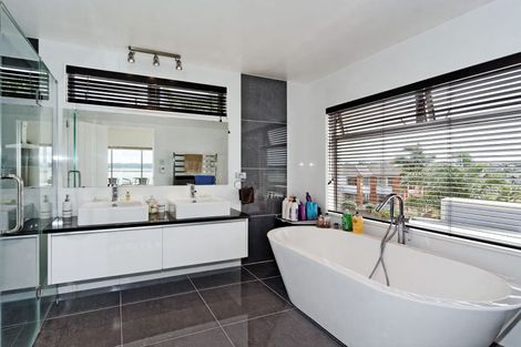 Photo of property in 27 Seacrest Drive, West Harbour, Auckland, 0618