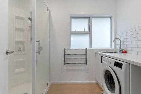 Photo of property in 3 Catherine Crescent, Paparangi, Wellington, 6037