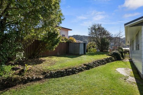 Photo of property in 22 Brightwater Crescent, Totara Park, Upper Hutt, 5018