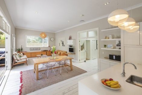 Photo of property in 48 Derwent Street, Island Bay, Wellington, 6023