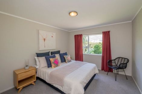 Photo of property in 9 Papawai Grove, Waikanae, 5036