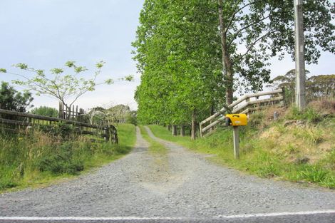 Photo of property in 802 Old North Road, Waimauku, 0882