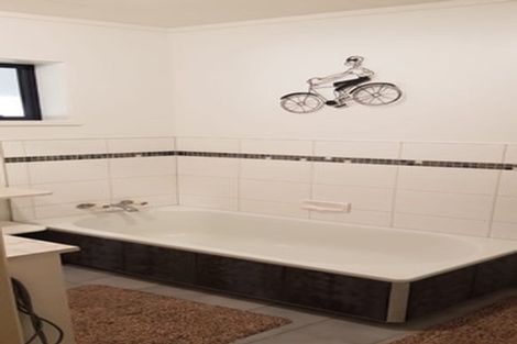 Photo of property in 8 Farnham Place, Bell Block, New Plymouth, 4312