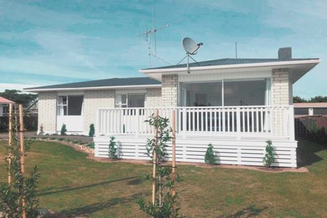 Photo of property in 12 Vogel Street, Levin, 5510