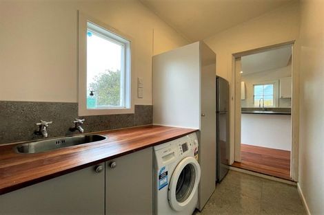 Photo of property in 109 Onepu Road, Lyall Bay, Wellington, 6022