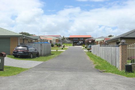 Photo of property in 42 Bellville Drive, Clendon Park, Auckland, 2103