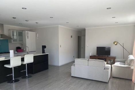 Photo of property in 35 South Kensington Way, Henderson, Auckland, 0612