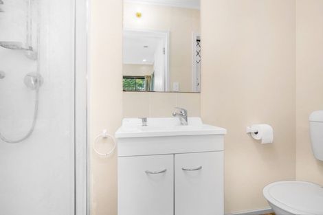 Photo of property in 8 Banksia Place, Goodwood Heights, Auckland, 2105