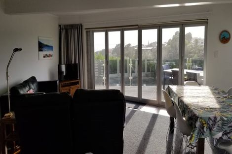 Photo of property in 21 Arden Place, Oakura, 4314