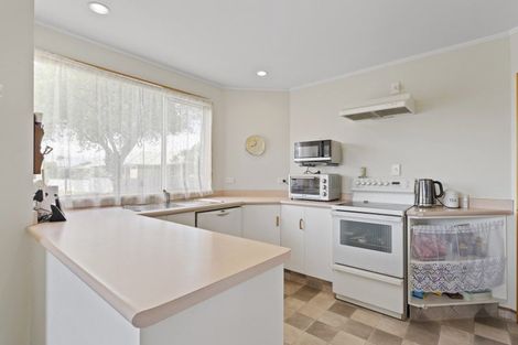 Photo of property in 37 Karina Crescent, Redwoodtown, Blenheim, 7201