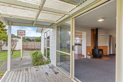 Photo of property in 3 Kirkcaldie Grove, Levin, 5510