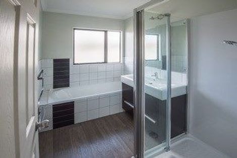 Photo of property in 6 Cinnabar Place, Westgate, Auckland, 0614