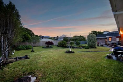 Photo of property in 21 Kowhai Street, Inglewood, 4330