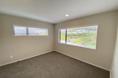 Photo of property in 8 Tagish Way, Orewa, 0931