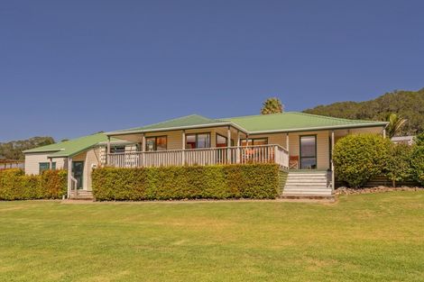 Photo of property in 86 Hahei Beach Road, Hahei, Whitianga, 3591