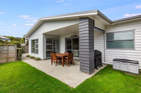 Photo of property in 6 Shoal Place, Whitby, Porirua, 5024