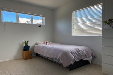 Photo of property in 4 Maeha Drive, Matakana, 0985