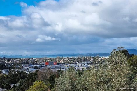 Photo of property in 1/3 Hall Road, Glenfield, Auckland, 0629