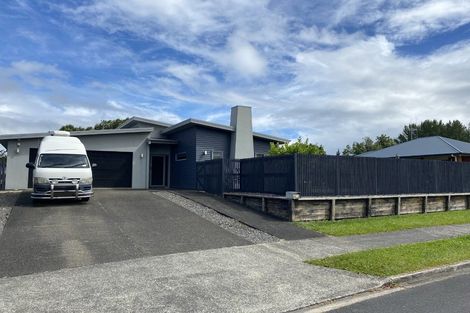 Photo of property in 24 Malbec Place, Rototuna, Hamilton, 3210