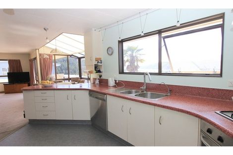 Photo of property in 27 Gravesend Place, Picton, 7220