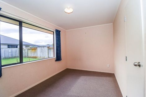 Photo of property in 17 Meridian Grove, Kelvin Grove, Palmerston North, 4414