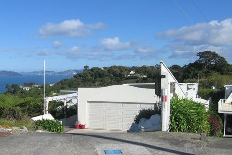 Photo of property in 16 Te Whiti Grove, Korokoro, Lower Hutt, 5012