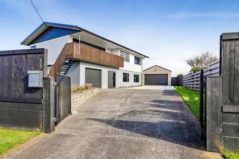 Photo of property in 35 Collins Street, Hawera, 4610