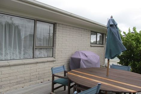 Photo of property in 1/21 Target Road, Totara Vale, Auckland, 0629