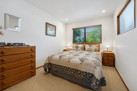 Photo of property in 8 Argyle Place, Highlands Park, New Plymouth, 4312