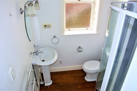 Photo of property in 2/17 Oriental Terrace, Oriental Bay, Wellington, 6011