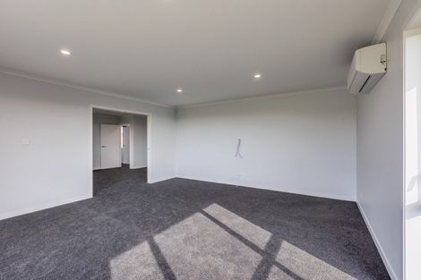 Photo of property in 19 Corsica Court, Fitzherbert, Palmerston North, 4410