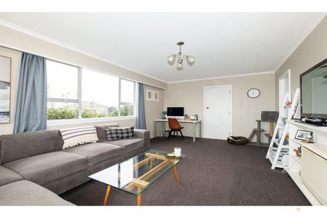 Photo of property in 1 Oxford Street, Waimate, 7924