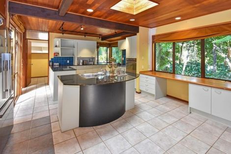 Photo of property in 30 Scenic Drive, Hillpark, Auckland, 2102