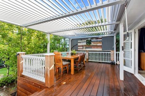 Photo of property in 15 Kingdale Road, Henderson, Auckland, 0610