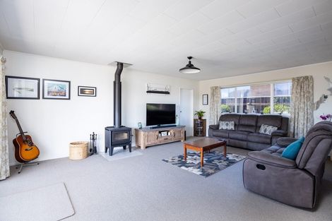 Photo of property in 51 Manu Crescent, Upper Vogeltown, New Plymouth, 4310