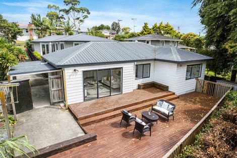 Photo of property in 2/4 Altona Road, Forrest Hill, Auckland, 0620