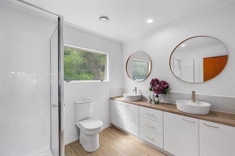 Photo of property in 110 Stapleford Crescent, Browns Bay, Auckland, 0630