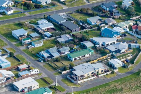 Photo of property in 6 Warren Street, Foxton Beach, Foxton, 4815