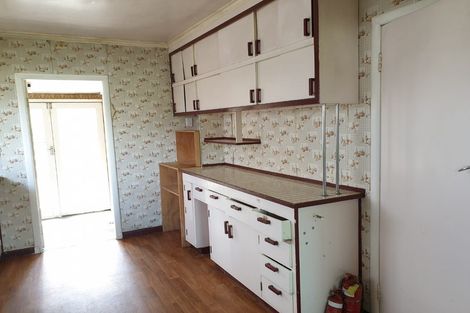 Photo of property in 16 Lewis Street, Blockhouse Bay, Auckland, 0600