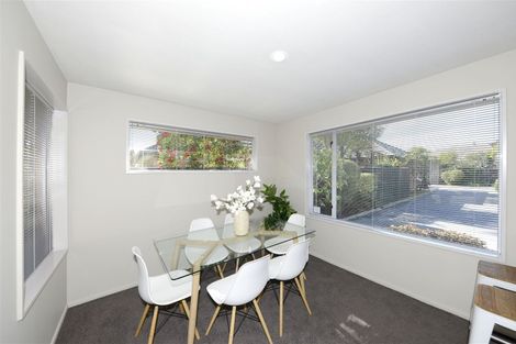 Photo of property in 2/135 Brookside Terrace, Bryndwr, Christchurch, 8053