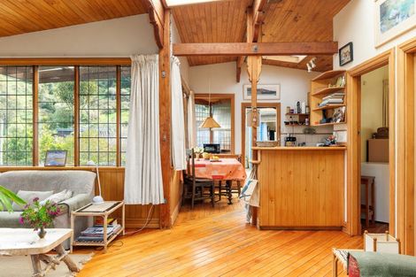 Photo of property in 24 Selwyn Road, Lyttelton, 8082