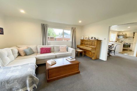 Photo of property in 2/58b Daniels Road, Redwood, Christchurch, 8051