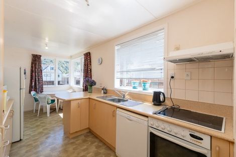 Photo of property in 4 California Drive, Totara Park, Upper Hutt, 5018