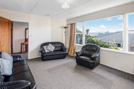 Photo of property in 45 Catherine Crescent, Paparangi, Wellington, 6037