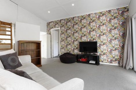 Photo of property in 124 Glendale Road, Glen Eden, Auckland, 0602